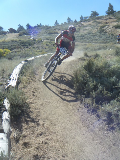 U19er Howard Grotts is in college, and it didn'd take long for him to step on the podium. 4th in the xc and a 1st place in the short track. Way to go Hammer!