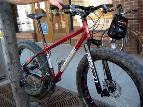 Here's another custom 3D Racing Fat Bike, and this one has a carbon fork!